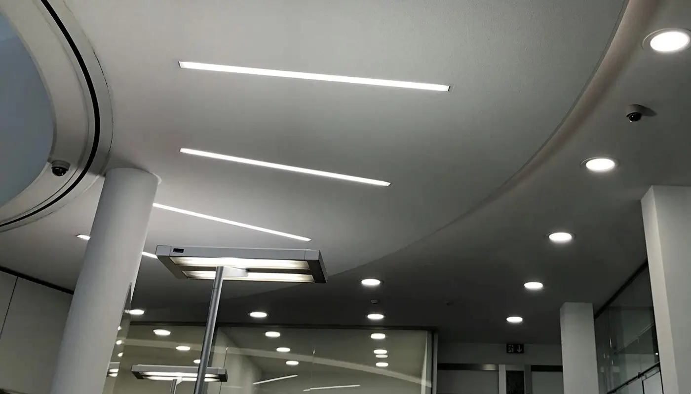 Spots und Strahler in einem Gebäude